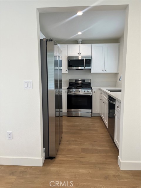 Detail Gallery Image 4 of 11 For 1011 E Chevy Chase #B,  Glendale,  CA 91205 - 2 Beds | 1 Baths