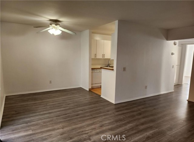 Detail Gallery Image 4 of 25 For 18350 Hatteras St #163,  Tarzana,  CA 91356 - 2 Beds | 1 Baths