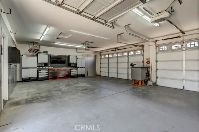 Detail Gallery Image 49 of 54 For 300 S Lombardi St, Porterville,  CA 93257 - 4 Beds | 2 Baths
