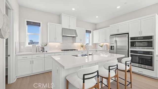 Detail Gallery Image 2 of 34 For 828 Sonia, Irvine,  CA 92618 - 4 Beds | 3/1 Baths