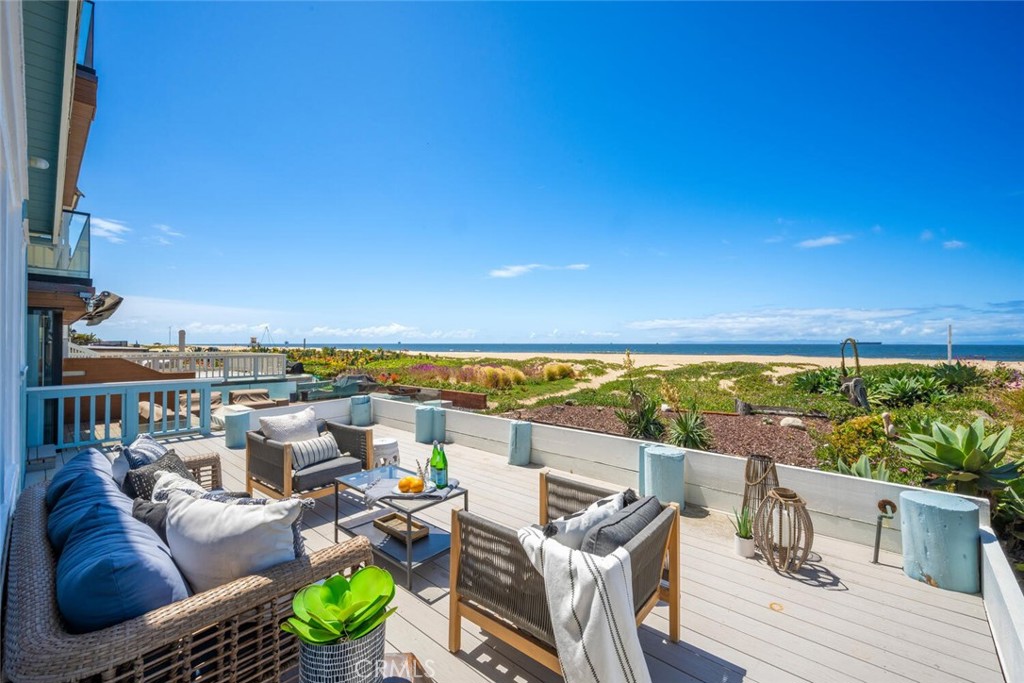 16605 S Pacific Avenue, Sunset Beach, CA 90742