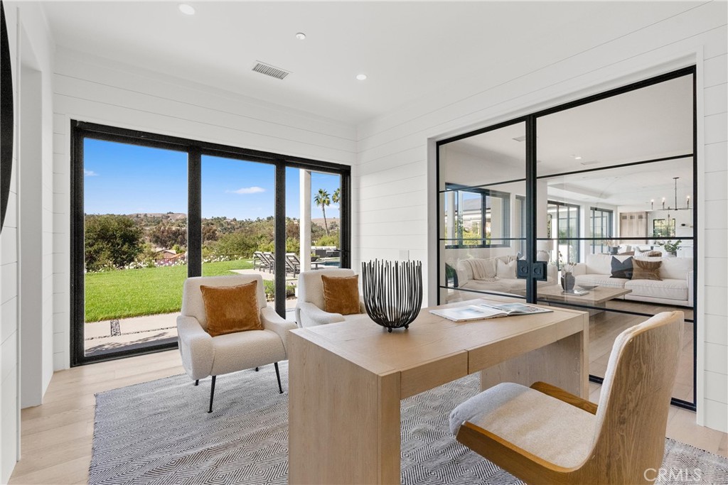 MLS #OC25251950 image #24