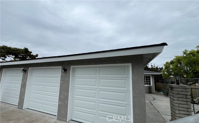 Detail Gallery Image 2 of 18 For 402 E Glendale Dr, Orange,  CA 92865 - 6 Beds | 4 Baths