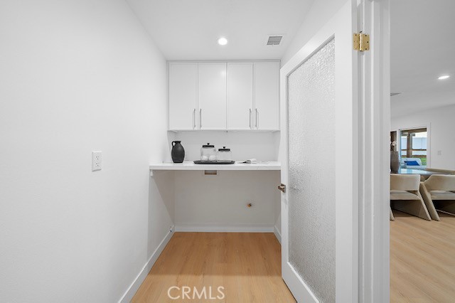https://media.crmls.org/medias/d5817f9d-8e02-4b3c-ac3f-76dbcb9cfec4.jpg?preset=X-Large