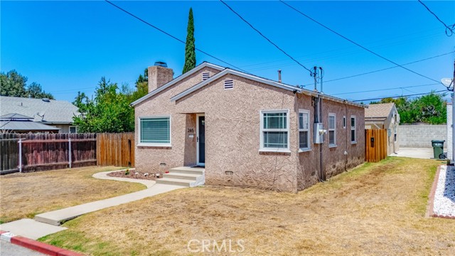 265 W Pershing Court, Covina CA: https://media.crmls.org/medias/d581b428-05c1-412f-9a93-10b0be266f94.jpg