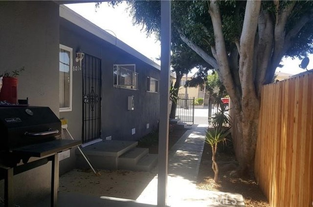 8014 S Western Avenue, Los Angeles CA: https://media.crmls.org/medias/d5823ea1-5dcf-4386-b170-d768fff1ae89.jpg