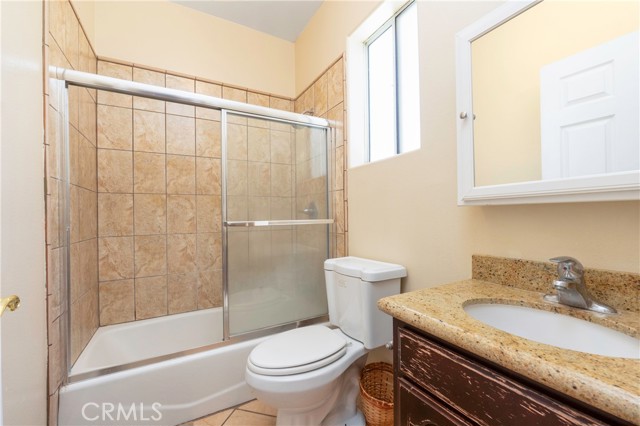 39600 Calle Gayube, Hemet CA: https://media.crmls.org/medias/d582473d-860e-48ec-be7a-250c42cbcab5.jpg
