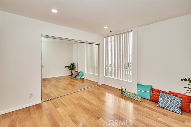 Detail Gallery Image 10 of 24 For 856 N Van Ness Ave #3,  Los Angeles,  CA 90038 - 2 Beds | 2 Baths