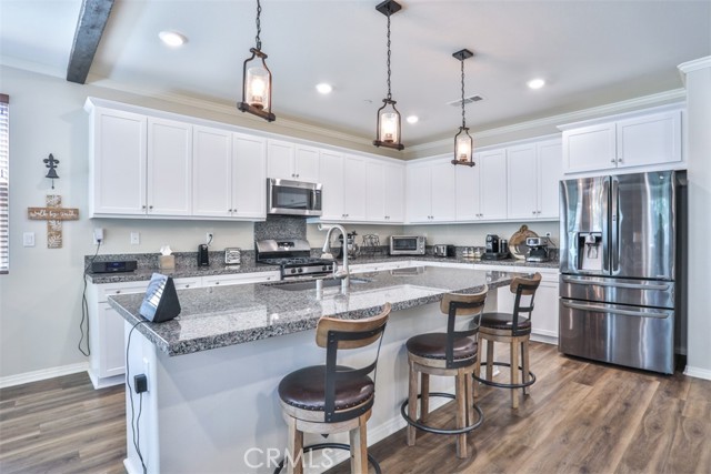 3985 Arrow Wood Road, San Bernardino CA: https://media.crmls.org/medias/d58373fb-7c20-4c22-8998-f5f2b32e70a6.jpg