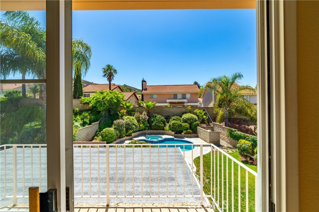 28852 Woodside Drive, Saugus CA: https://media.crmls.org/medias/d583a4a8-f359-496d-ad86-3b2a3003d367.jpg