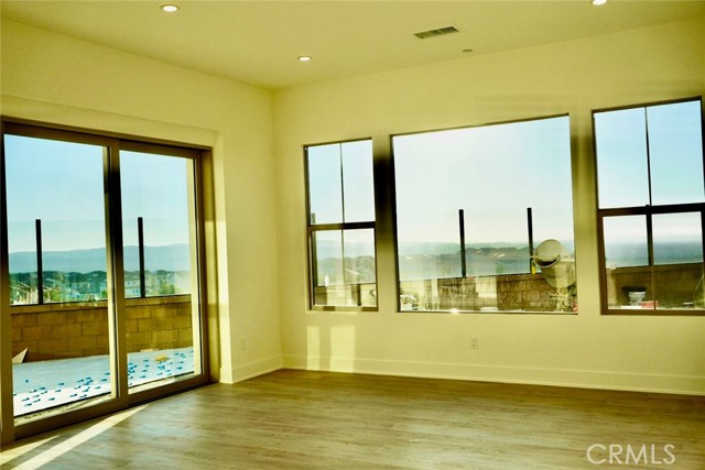 Detail Gallery Image 8 of 19 For 112 Awning, Irvine,  CA 92618 - 3 Beds | 2/1 Baths