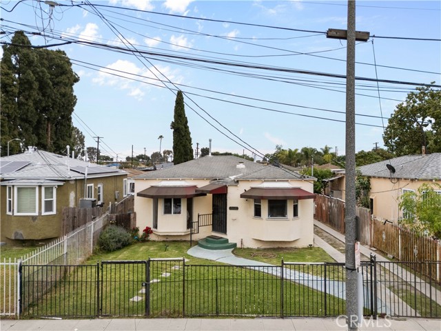 11204 Alvaro Street, Los Angeles CA: https://media.crmls.org/medias/d5847506-d8a2-4cc3-a1a5-11c553b47e96.jpg