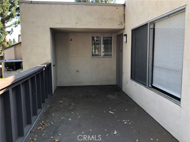 Detail Gallery Image 2 of 19 For 1240 Cabrillo Park, Santa Ana,  CA 92701 - 2 Beds | 2 Baths