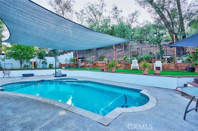 17 Westbrook Lane, Pomona CA: https://media.crmls.org/medias/d58550d2-2ad9-4450-b505-a7b52fed1998.jpg