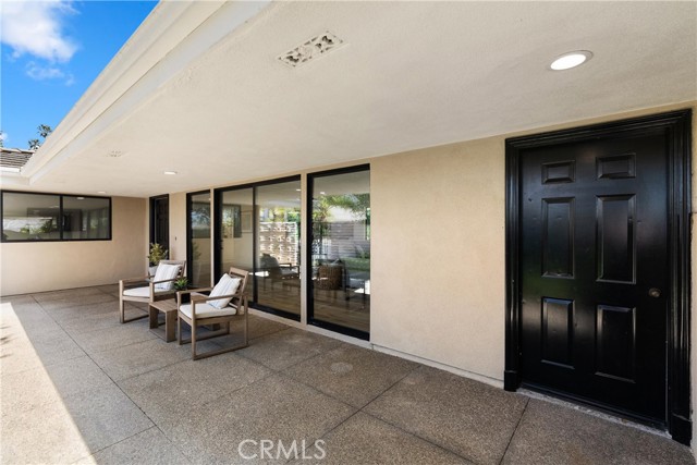 Detail Gallery Image 5 of 27 For 1120 Granville Dr, Newport Beach,  CA 92660 - 2 Beds | 2 Baths