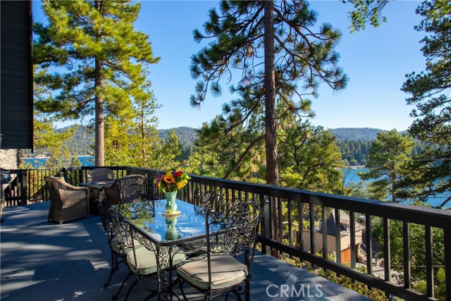 Detail Gallery Image 23 of 27 For 825 Antler Dr, Lake Arrowhead,  CA 92352 - 3 Beds | 3 Baths