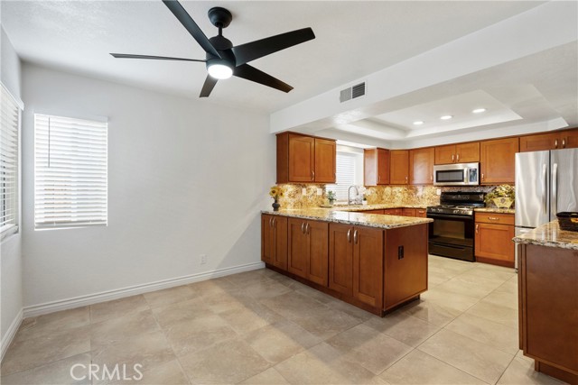 Detail Gallery Image 16 of 38 For 110 Canyon Oak Cir, Pomona,  CA 91767 - 3 Beds | 2/1 Baths