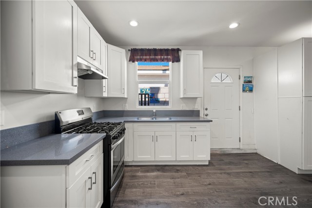 7736 Bellaire Avenue, North Hollywood CA: https://media.crmls.org/medias/d58837a0-346a-4223-908e-c53e396dced4.jpg