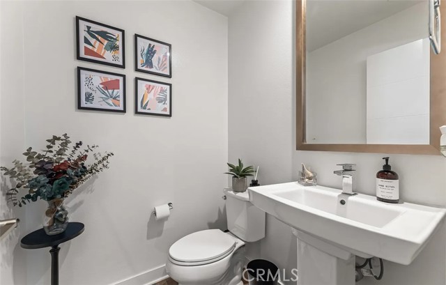 Detail Gallery Image 4 of 20 For 215 Elm Ave, Long Beach,  CA 90802 - 2 Beds | 3 Baths