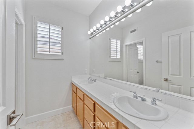 23 Belfort, Newport Coast CA: https://media.crmls.org/medias/d588fd7e-5fd3-42e1-87de-3266b0acdf3c.jpg