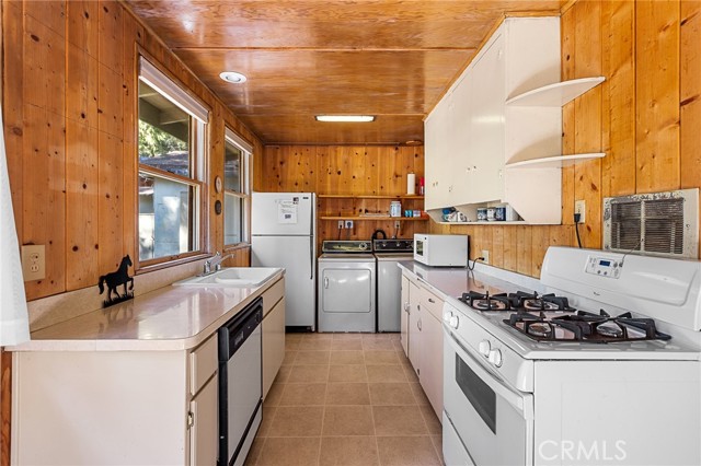 Detail Gallery Image 13 of 25 For 25455 Tahquitz, Idyllwild,  CA 92549 - 1 Beds | 2 Baths