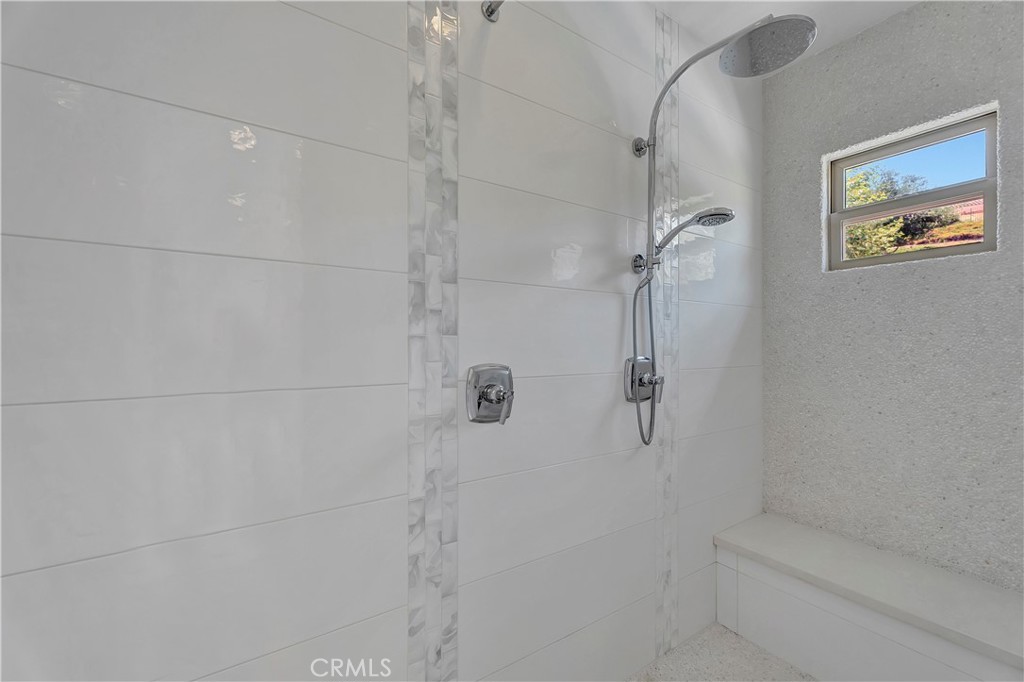 https://media.crmls.org/medias/d58a7982-4e51-4ed4-b339-8e0419aecbb0.jpg?preset=X-Large