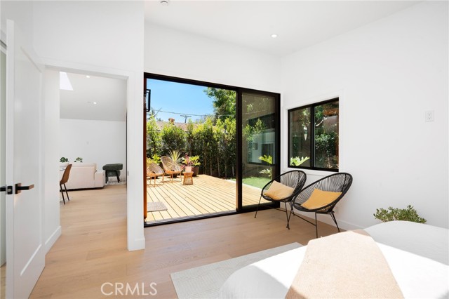 3189 S Bentley Avenue, Los Angeles CA: https://media.crmls.org/medias/d58aa321-bae0-4da4-9c46-5f53899438aa.jpg