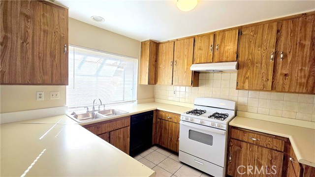 Detail Gallery Image 7 of 21 For 7575 Kempster Ct, Fontana,  CA 92336 - 3 Beds | 2 Baths