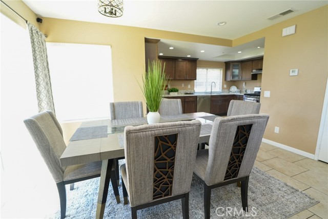 Detail Gallery Image 7 of 18 For 13643 Cabrillo Court, Fontana,  CA 92336 - 4 Beds | 2/1 Baths
