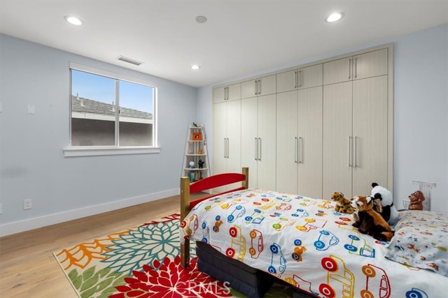 2306 Robinson Street, Redondo Beach, California 90278, 5 Bedrooms Bedrooms, ,4 BathroomsBathrooms,Residential,Sold,Robinson,SB22018047