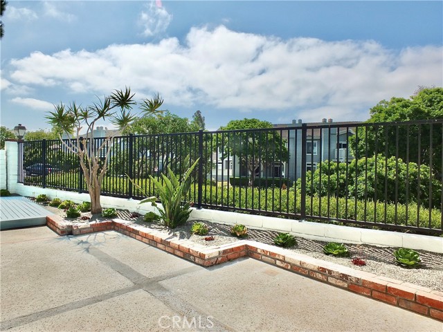 35 Bawley Street, Laguna Niguel CA: https://media.crmls.org/medias/d58cc200-8101-4ed6-92f7-0d45abad2adf.jpg