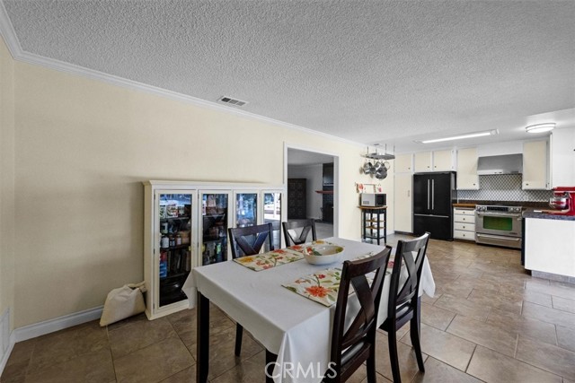 Detail Gallery Image 10 of 63 For 2078 Woodlawn, Corona,  CA 92882 - 3 Beds | 2 Baths