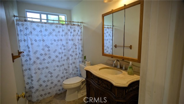 27636 Sequoia Glen Drive, Valencia CA: https://media.crmls.org/medias/d58df085-e4b2-4bb9-b95a-17f17d4e9a92.jpg