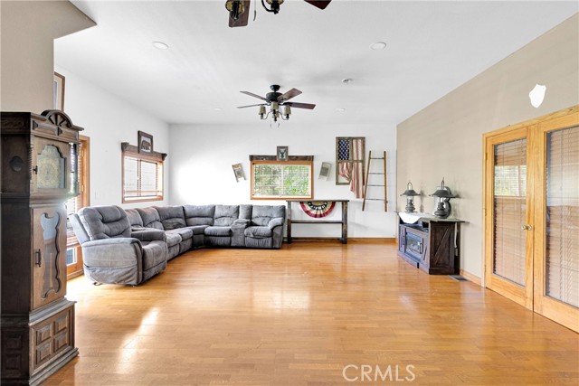 Image 4 of 67 For 810 Oakmont Lane