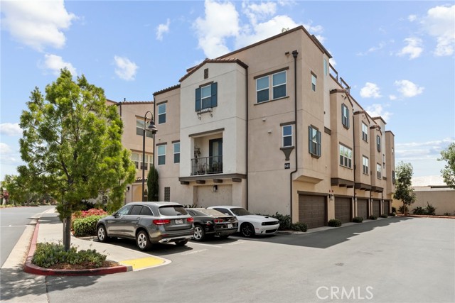 Detail Gallery Image 1 of 32 For 645 W Foothill Bld #10,  Glendora,  CA 91741 - 3 Beds | 4 Baths