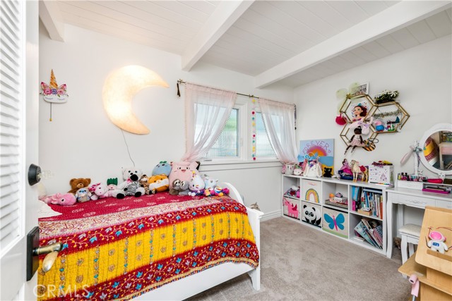 1071 Oro Street, Laguna Beach CA: https://media.crmls.org/medias/d590004b-0571-45f3-9812-f318ff6666fa.jpg