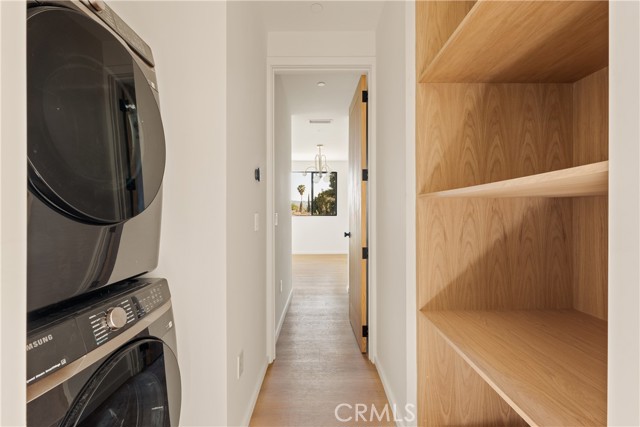 Detail Gallery Image 15 of 28 For 17852 Saticoy St, Reseda,  CA 91335 - 4 Beds | 3/1 Baths