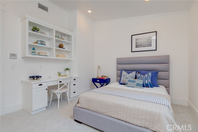 647 15th Street, Manhattan Beach, California 90266, 5 Bedrooms Bedrooms, ,4 BathroomsBathrooms,Residential,Sold,15th,SB21178358