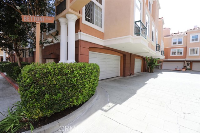 1 Bettoni Aisle, Irvine, CA 92606