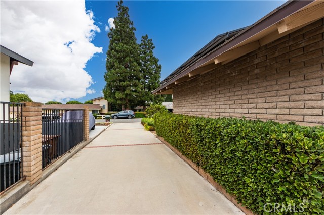 5802 Lakehaven Way, Yorba Linda CA: https://media.crmls.org/medias/d5925ec1-cfa9-441e-a513-17609441fb53.jpg