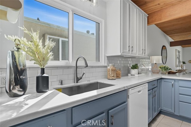 1734 Van Horne Lane, Redondo Beach, California 90278, 4 Bedrooms Bedrooms, ,Residential,For Sale,Van Horne,SB25214024
