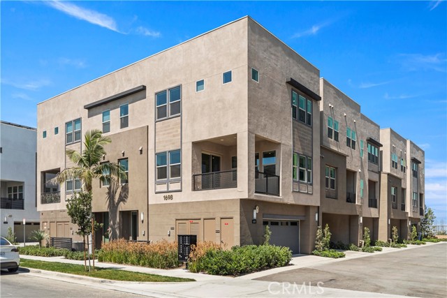 1698 Hollyleaf, Montebello CA: https://media.crmls.org/medias/d592d59f-7f3e-4656-b89d-83b365da4e50.jpg