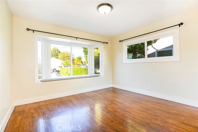 Detail Gallery Image 16 of 27 For 15808 Valerio St, Van Nuys,  CA 91406 - 3 Beds | 2 Baths