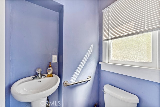 Detail Gallery Image 22 of 34 For 2042 Rome, Los Angeles,  CA 90065 - 3 Beds | 2/1 Baths