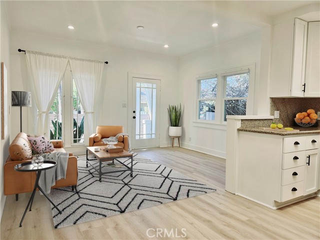 910 Victoria Avenue, Venice CA: https://media.crmls.org/medias/d594a4a2-9c0f-4b1e-bdd5-b32148f13b87.jpg