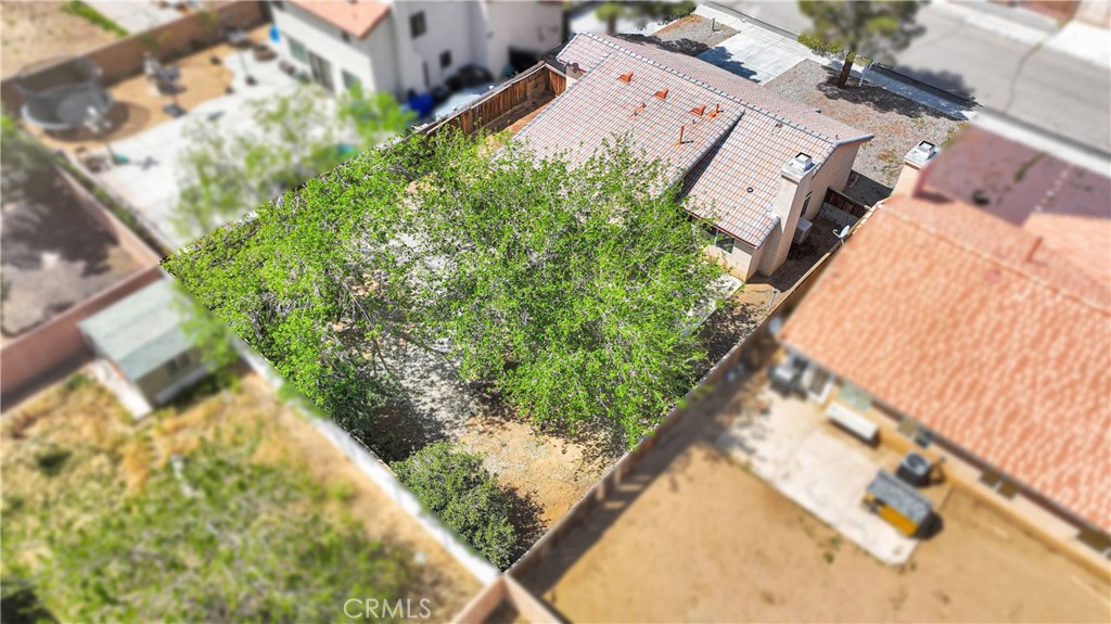 https://media.crmls.org/medias/d595ce55-c679-4d66-b746-dd50debf3321.jpg?preset=X-Large
