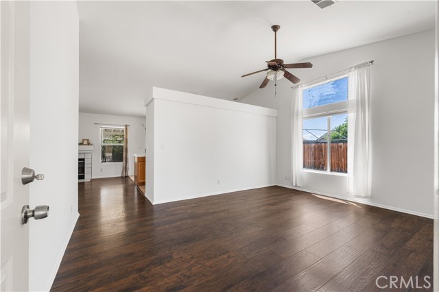 Detail Gallery Image 3 of 45 For 3742 Hickory Ct, Rosamond,  CA 93560 - 3 Beds | 2 Baths