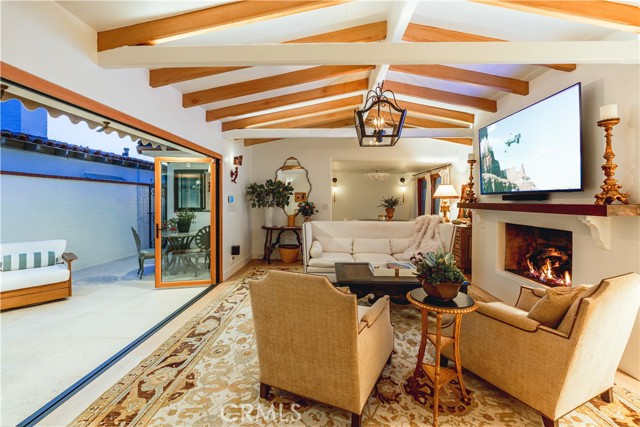 Detail Gallery Image 37 of 61 For 106 via Cordova, Newport Beach,  CA 92663 - 2 Beds | 2 Baths