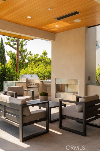 1721 Oak Avenue, Manhattan Beach CA: https://media.crmls.org/medias/d5973abe-cd62-4026-bbe5-bc69c65d03f5.jpg