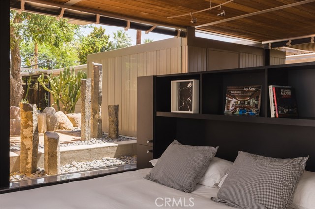 1950 E Desert Palms Drive, Palm Springs CA: https://media.crmls.org/medias/d597b68e-9062-4a85-a552-ed393594f5bc.jpg